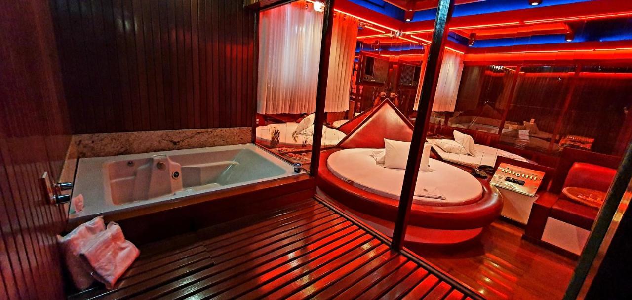 Motel Fantasy 5 贝洛哈里桑塔 外观 照片