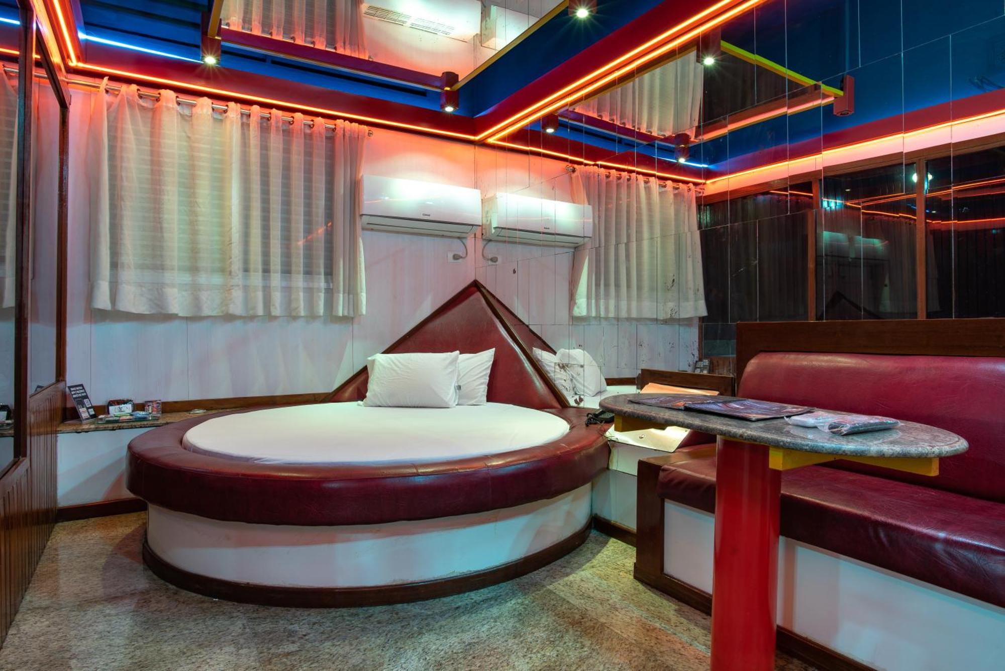 Motel Fantasy 5 贝洛哈里桑塔 外观 照片