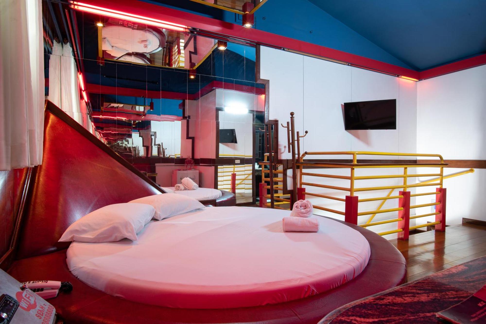 Motel Fantasy 5 贝洛哈里桑塔 外观 照片